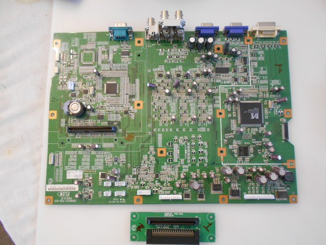 Hyundai h lcd3210