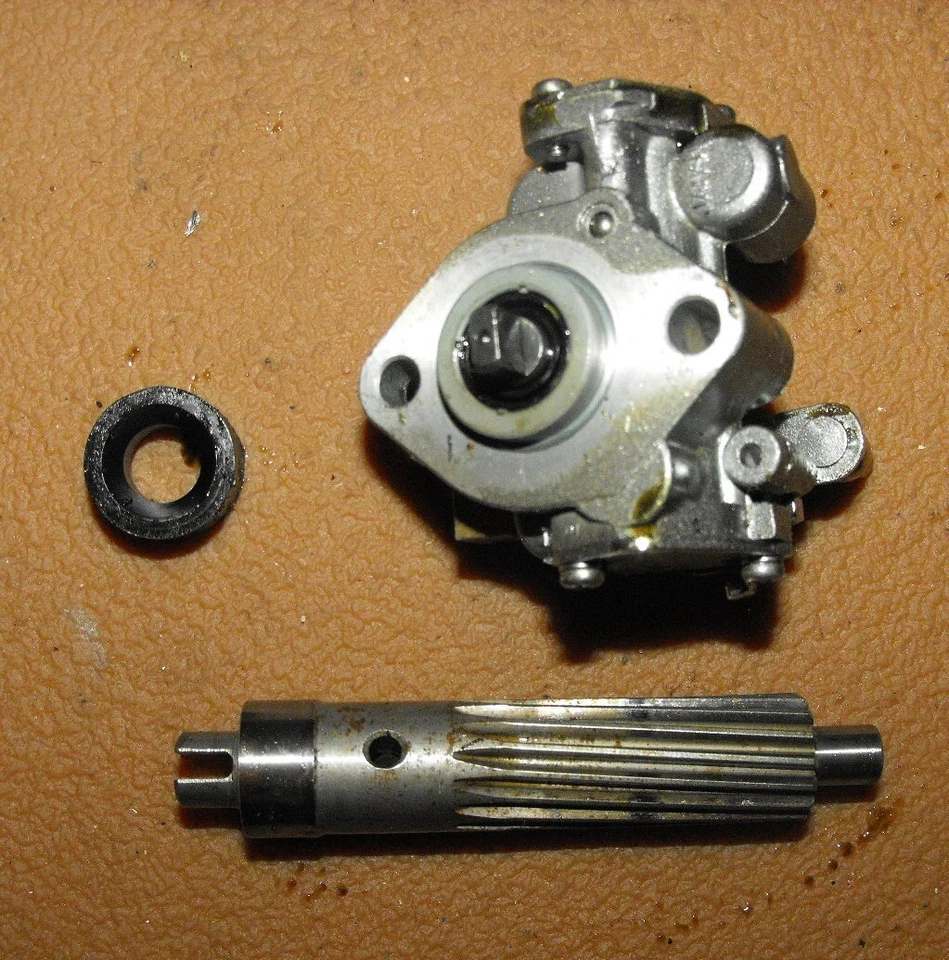 Mariner 40 HP Oil Pump Assembly PN 7101M Fits 1977-1990 - Image 2 of 2