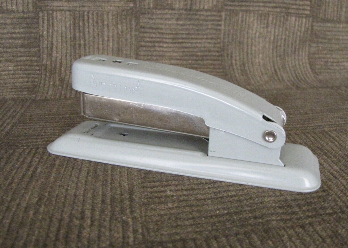 SWINGLINE CUB Stapler & Staples Gray Works Great Pat.2915753 SWINGLINE CUB Stapler & Staples Gray Works Great Pat.2915753