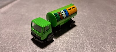 K02 LKW Wiking Mercedes mit Recycling Container grün