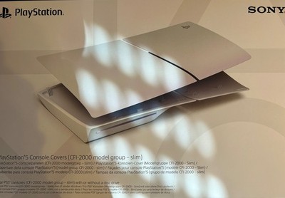 PS5 Slim Konsolen-Cover  Chroma Pearl    neu (OVP)