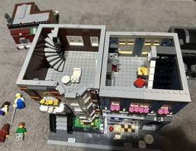 LEGO Creator Expert 10218 PET SHOP Modular Building 100% Complete Manuals No Box