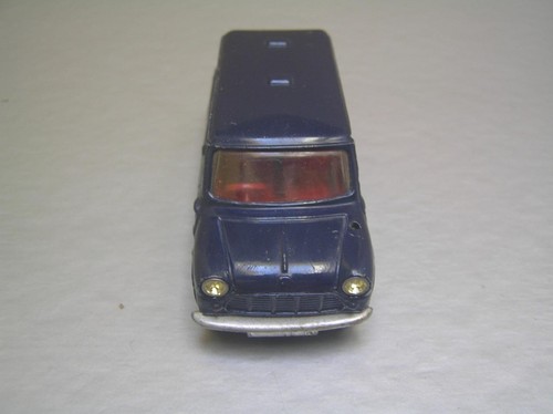 Corgi Toys 448 BMC Mini Police Van made in Great Britain 1/43 scale - Picture 5 of 10