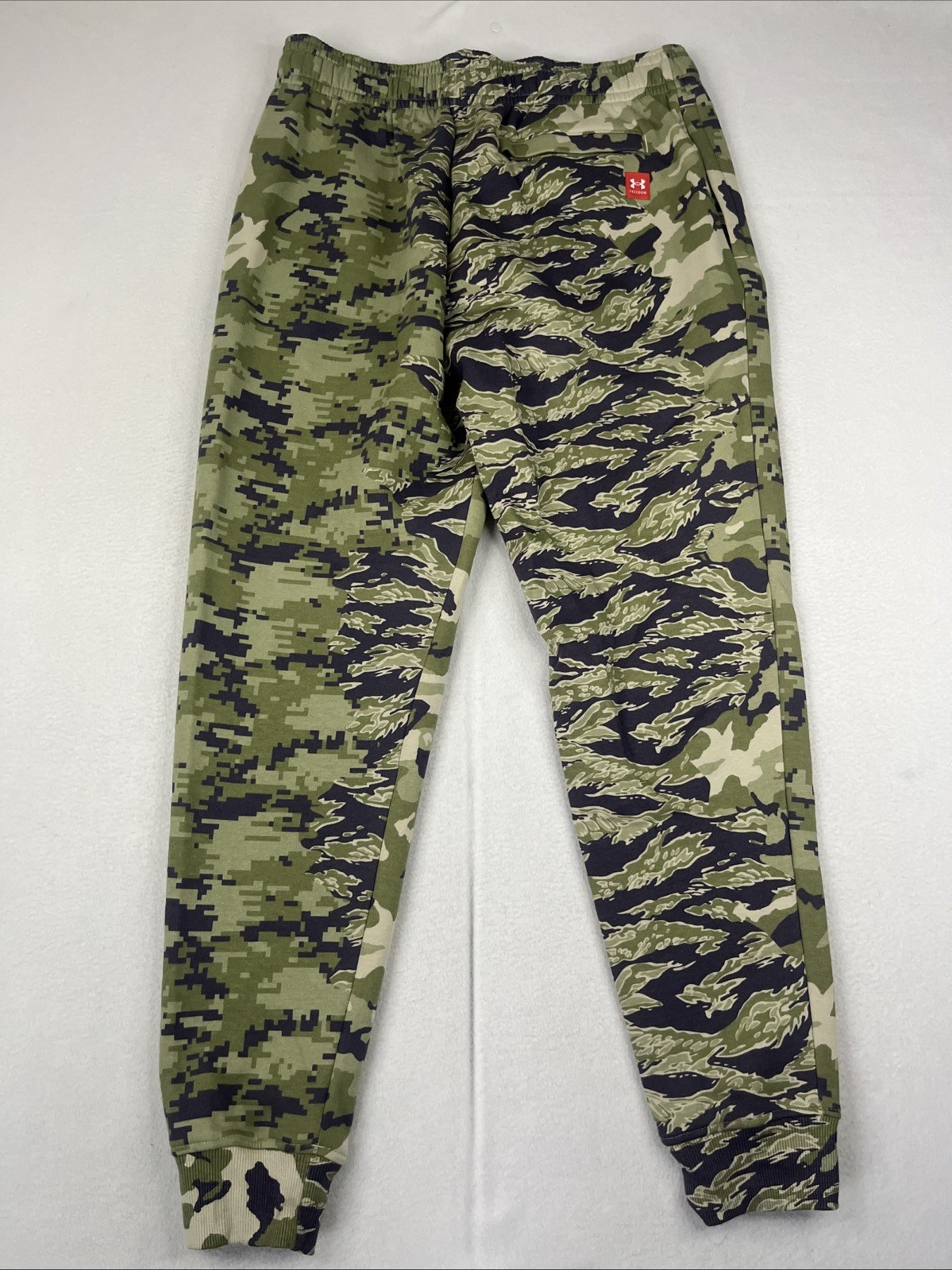 Under Armour Project Rock Men's Camo Fleece Pants 1373583-289 SZ L UA Joggers thumbnail 2