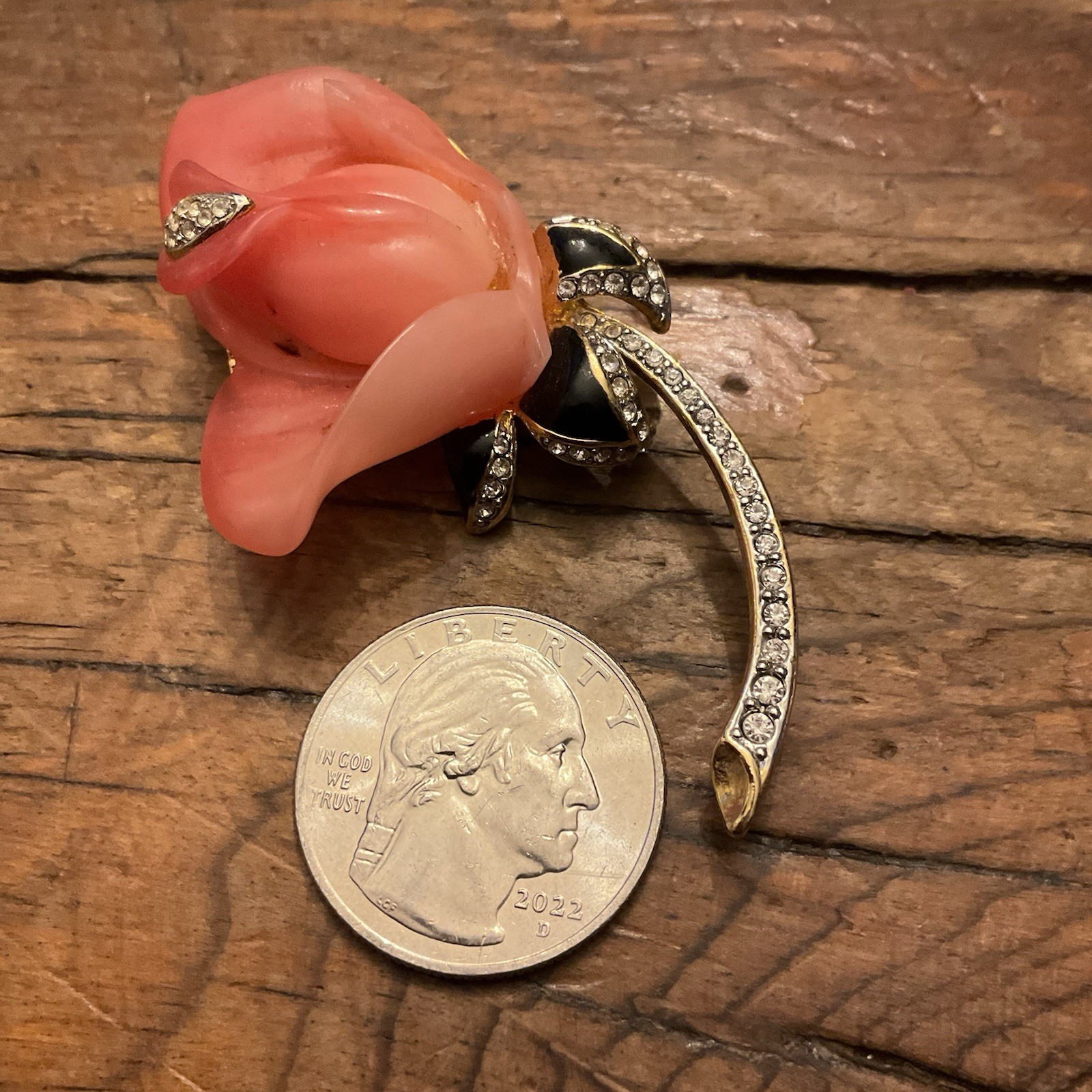 Vintage KENNETH JAY LANE Gold tone Pink Lucite RO… - image 4