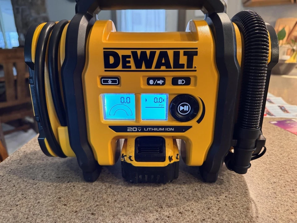 Inflador de Neumáticos DEWALT Compresor de Aire Portátil 20V MAX Apagado Automático Foto 2 de 4