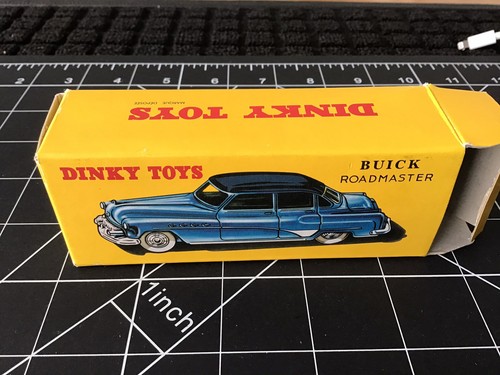 DINKY TOYS REF : 24 V, Buick Roadmaster, ATLAS , Dinky toys , Sous