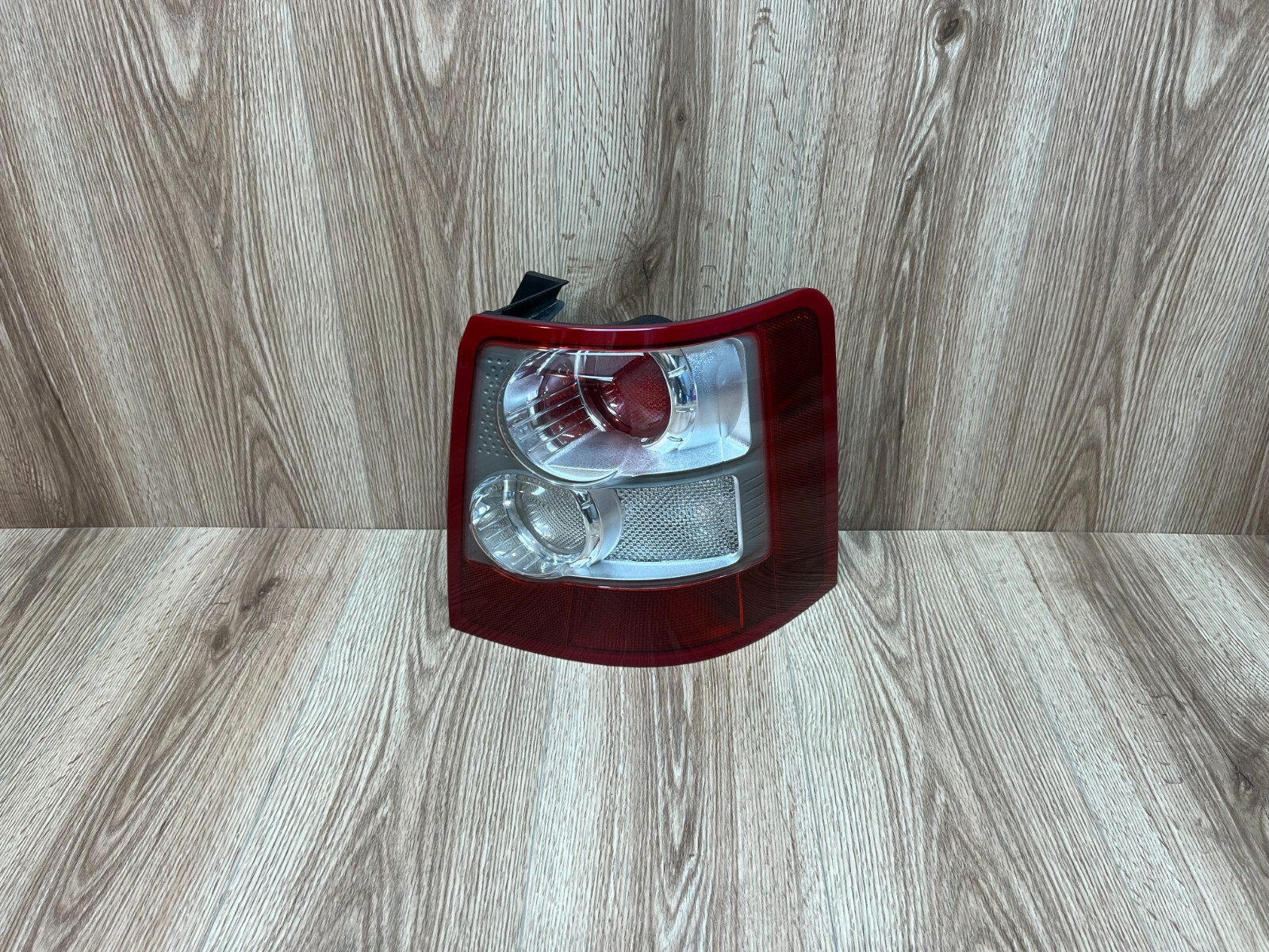 RANGE ROVER HSE L320 REAR RIGHT PASSENGER SIDE TAILLIGHT TAILLAMP OEM 2006_2009