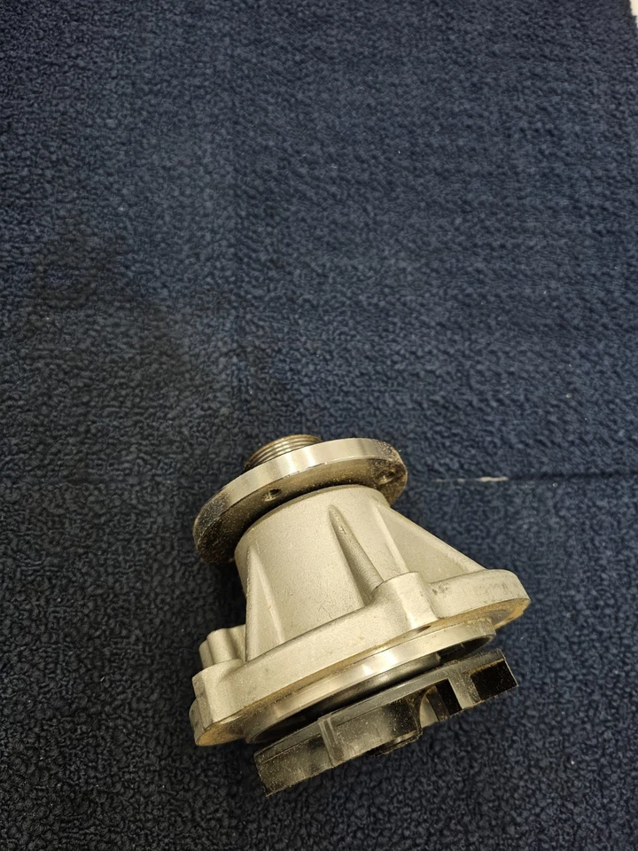 Bomba de agua de repuesto para 04-07 FORD F250 F350 F450 4C3Z8501AC T4189 Foto 3 de 4