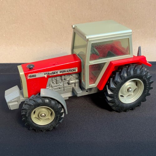Vintage Britains Tractor 2680 Massey Ferguson Red Die-cast Farm Vehicle 1984