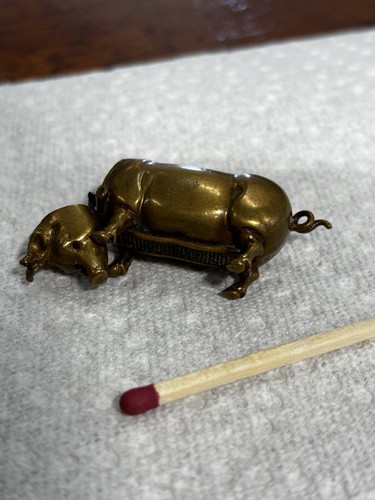 Antique Victorian Brass Pig Match Safe $110 Appx 2.25” L - Picture 3 of 4