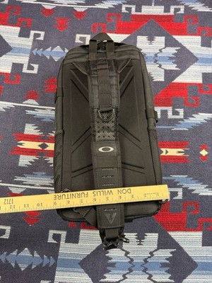 Vtg Y2K Oakley Sling Tactical Software Pilot Shoulder Messenger