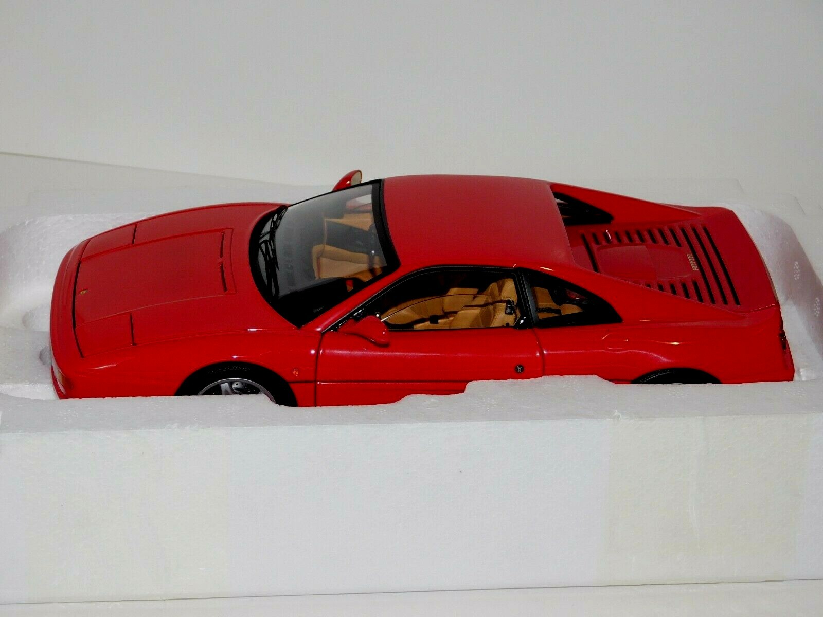 Hot Wheels Ferrari F355 Berlinetta 1995 1:18 X5477