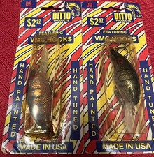 2 Vintage Ditto Producks D-9 Rattling Diving Crankbait Fishing Lure Hand Painted