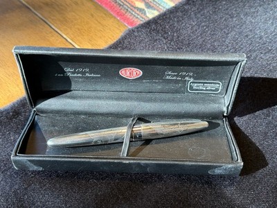 Vintage 1976 Pilot Custom Silvern Crain Fountain Pen -- 18K nib