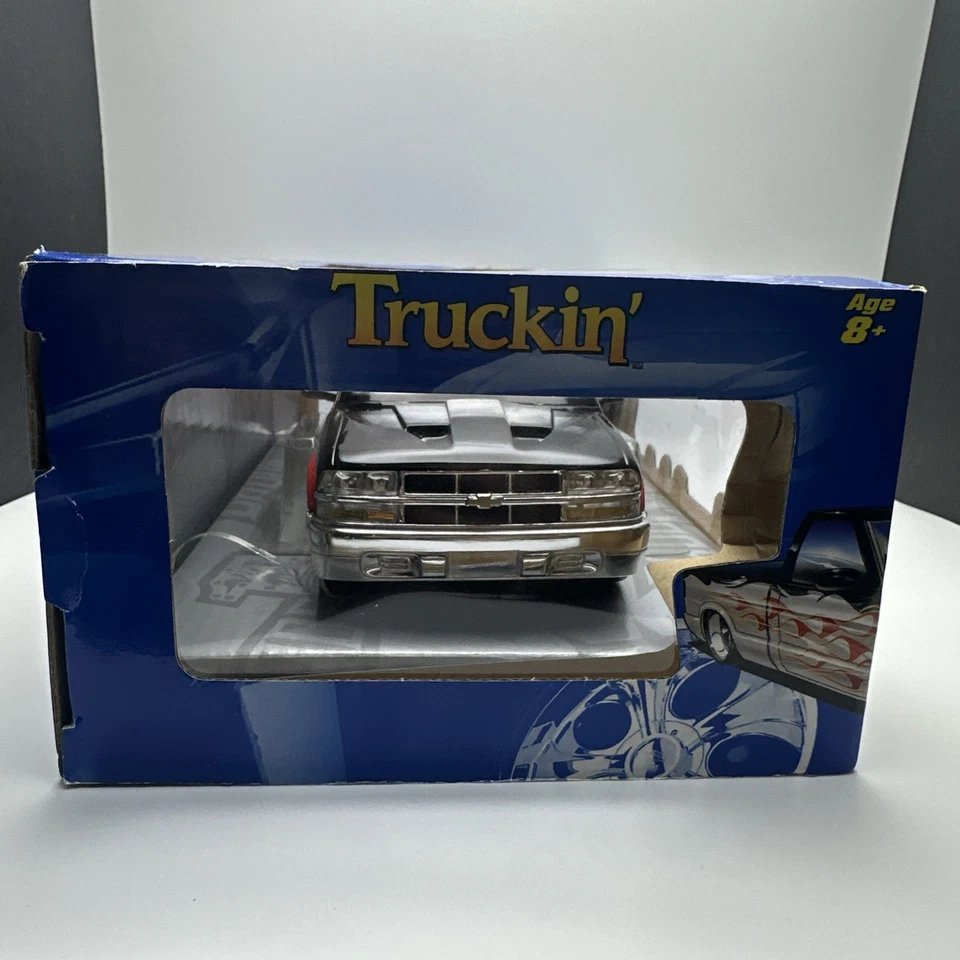 Badd Ride Truckin Series Chevy S10 Pickup 1:24 Die-Cast Custom Flames NIB Rare - Image 4 of 4