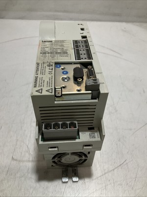 LENZE  ECSEA032C4B  DRIVE VARIABLE FREQUENCY CONTROLLER  INVERTER  XE25