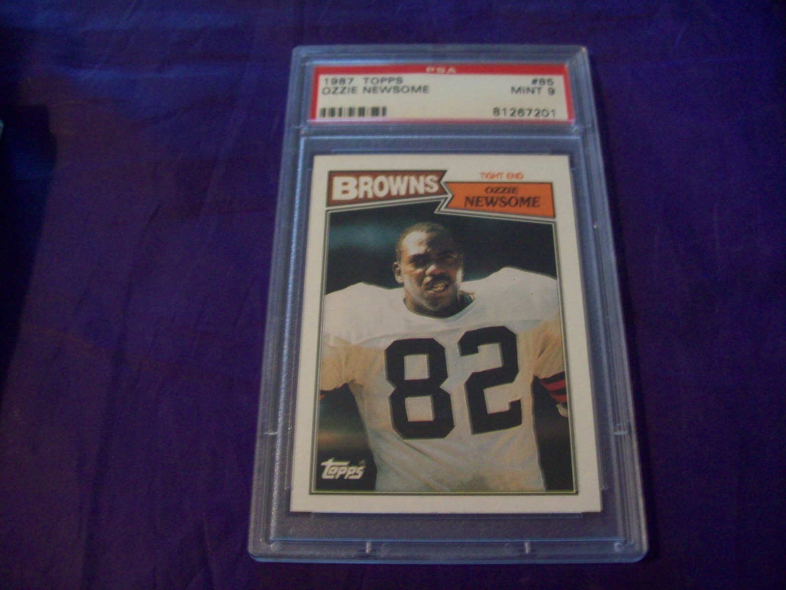 1987 TOPPS FOOTBALL #85 OZZIE NEWSOME PSA 9
