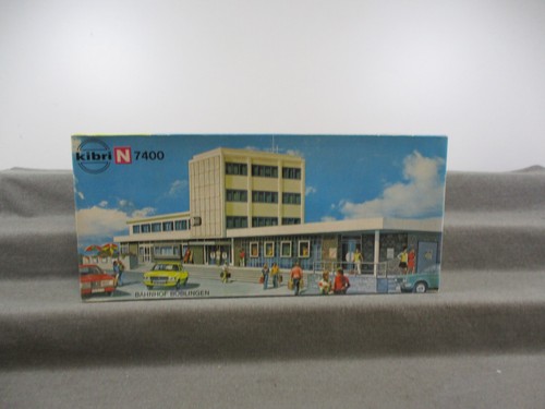 Kibri escala N B-7400 kit estación Böblingen sin construir en embalaje original | Zustand: Gebraucht
