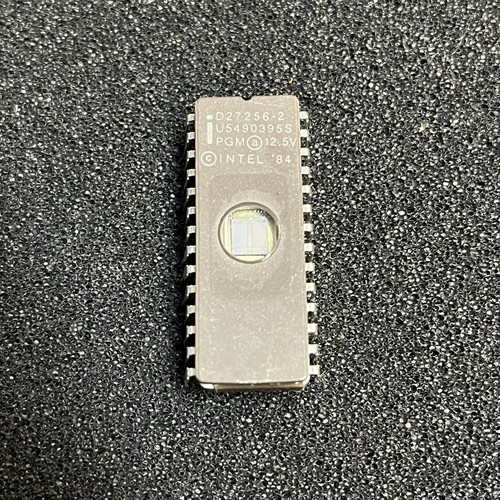Intel 256K (32K x 8) EPROM D27256-2 28 Pin DIP IC Tested & Erased - Picture 2 of 3