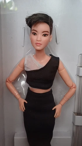 Barbie Signature Looks Doll Petite #3 NRFB