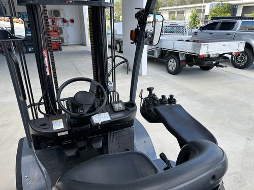 Toyota 32-8FGJ35 Toyota 3.5t Forklift LPG / Petrol Counterbalance - Picture 8 of 11