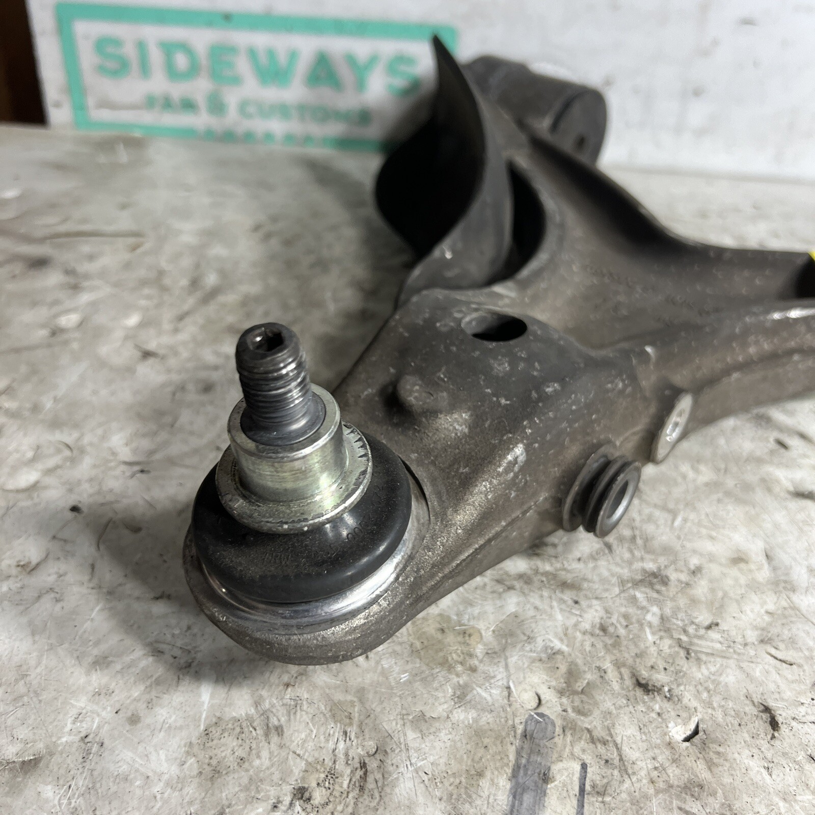 03-12 Maserati Quattroporte Front Right Lower Control Arm M139