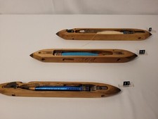 3x alte Webschiffchen, Webstuhl – Schiffchen, Holz, mit Spindel, Nr. 8, 16, 17