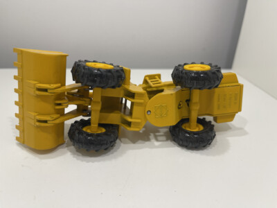 Model Radlader Caterpillar CAT 936 14x5,5x7 cm - Maßstab 1