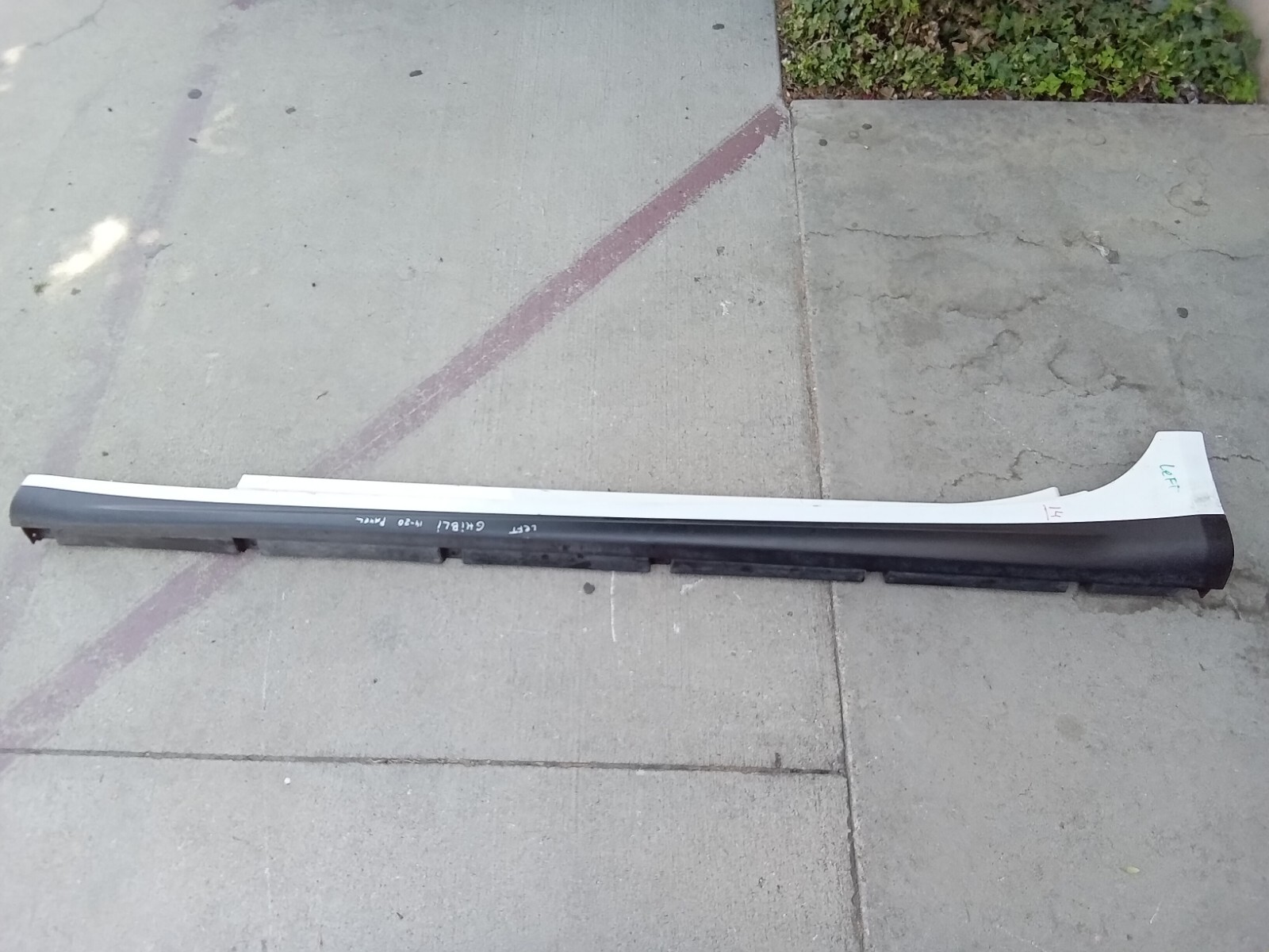 Maserati GHIBLI Left Driver Skirt Rocker Panel Molding 2014-20  OEM
