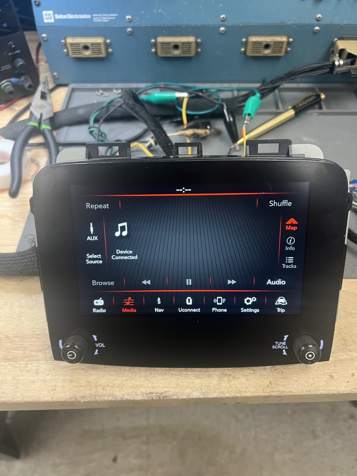 OEM Mopar Multi Media Radio Display for 2018-2019 Fiat 500L FOR PARTS OR REPAIR