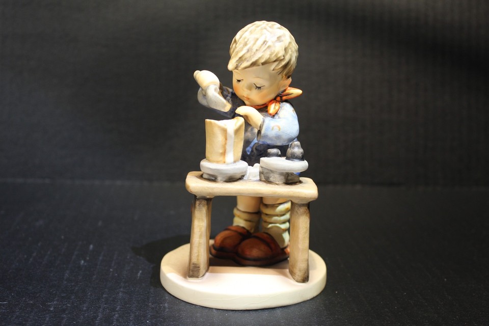 Vintage Hummel “A Fair Measure” Figurine #345 TMK-5 1972 5 3/4