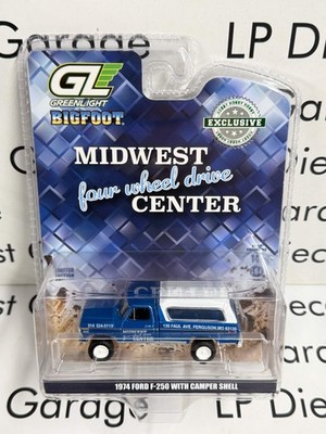 GREENLIGHT 1974 Ford F-250 Midwest Four Wheel Drive Center 1:64
