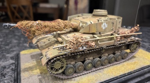 Built 1/35 German Panzer IV Ausf J., 2nd Panzer 1944