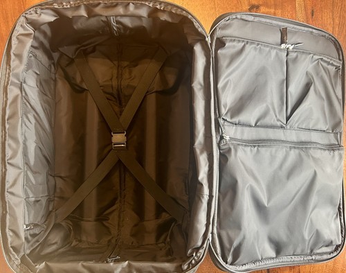Tumi Alpha 2 International Expandable 2 Wheeled 20" Black Carry On • - Picture 8 of 11