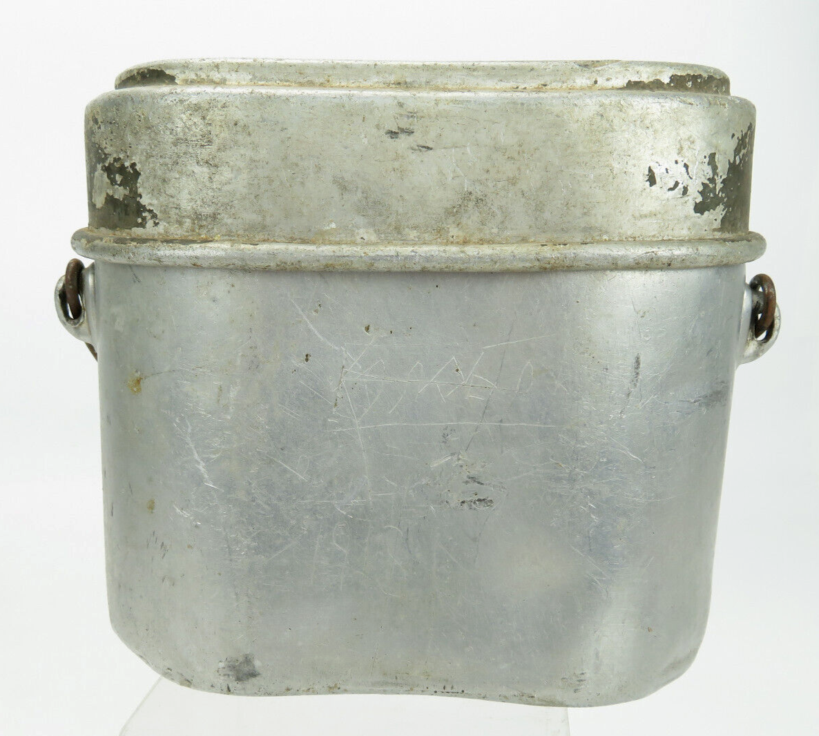 TWO ORIGINAL WWII GERMAN M31 MESS KITS & AUER GAS MASK CANISTER *NO