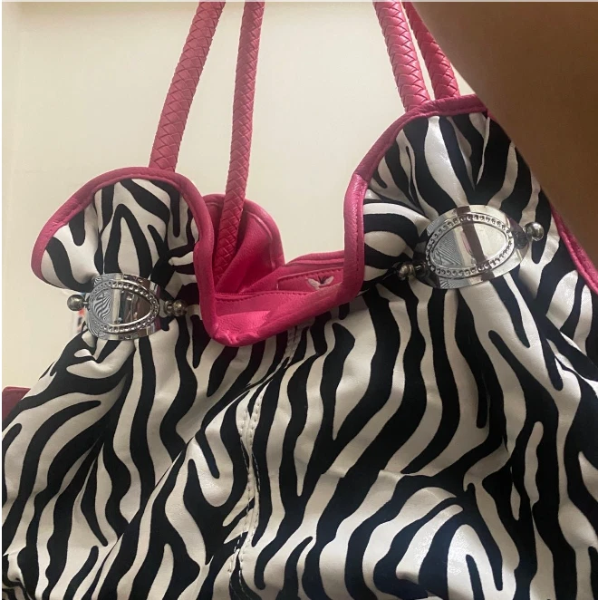 Pink Zebras Purse/Handbag Btn & Zip Entry Carry Straps Vibrant A Couple Of Tears