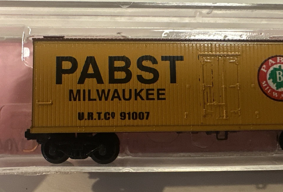 The Freight Yard N Scale Pabst Malt Syrup Beverages 40' Wood Reefer Car #91007 - Image 2 of 4
