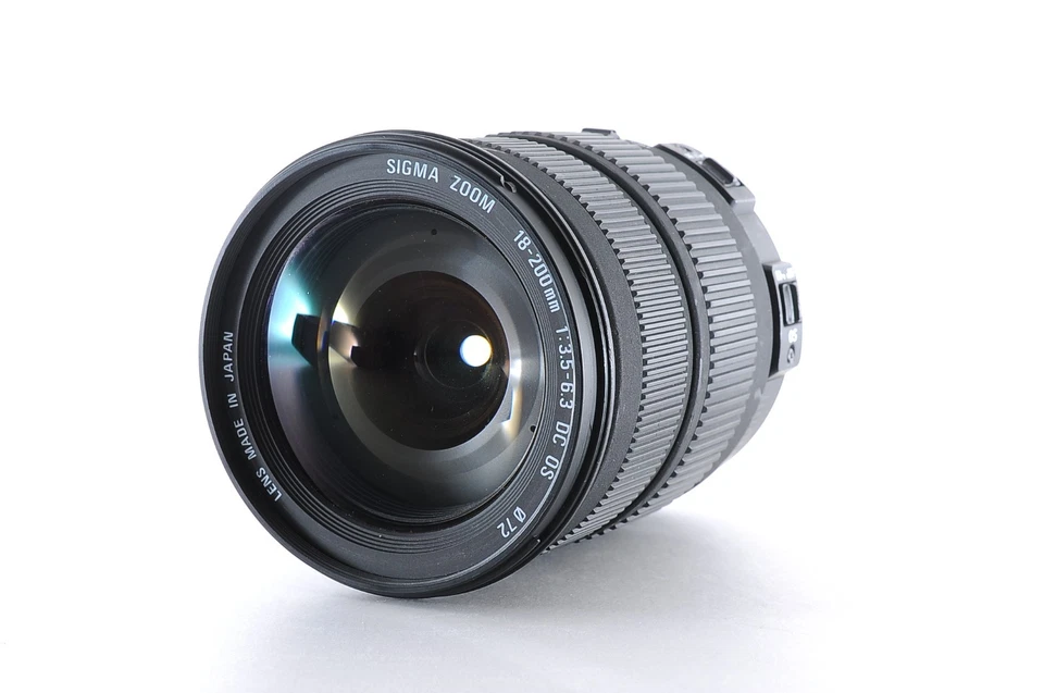 Sigma 18-200mm F3.5-6.3 DC Macro HSM Lens for Canon EF [Near Mint] Japan - Image 3 of 4