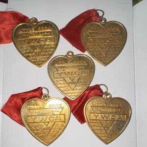 YWCA Little Rock Invitational 1978 Heart Medals Lot of 5 vintage gold tone