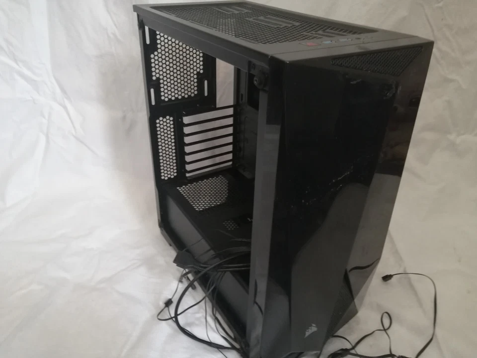 Corsair CC-9011166-WW Mid-Tower ATX Gaming Case - Black - Image 3 of 4