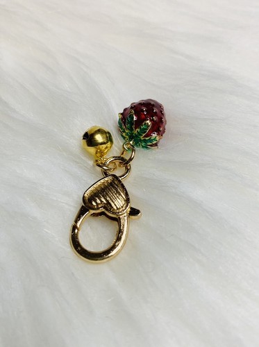 Erdbeere Taschenanhänger Schlüsselanhänger Anhänger rote Glocke Reißverschluss Ziehen Mini neu Handarbeit Geschenk - Bild 2 von 2