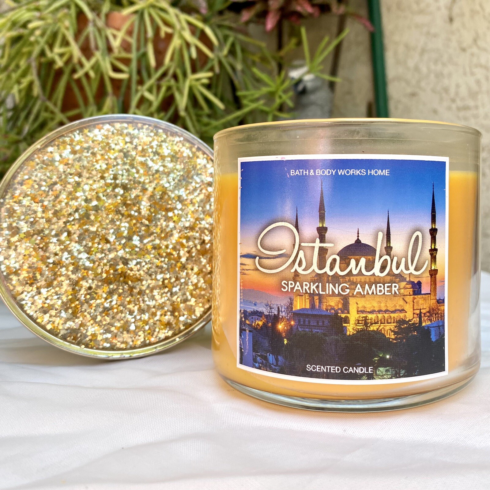 Discontinued Bath&Body Works ISTANBUL SPARKLING AMBER 3Wick Candle