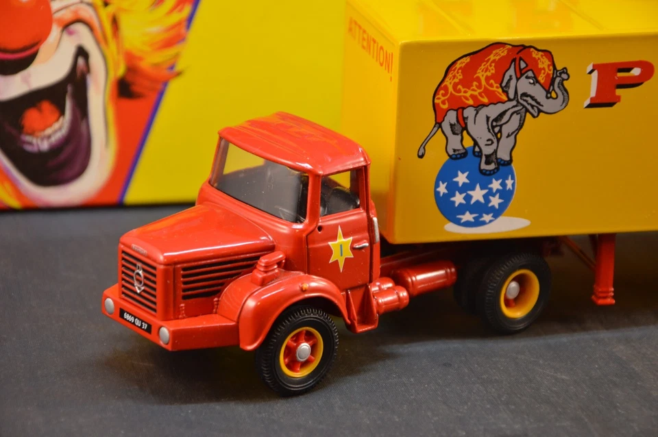 CORGI 70101 BERLIET TLR SEMI FOURGON CIRCO PINDER SCALA 1/50 DIE CAST MODEL - Immagine 2 di 4