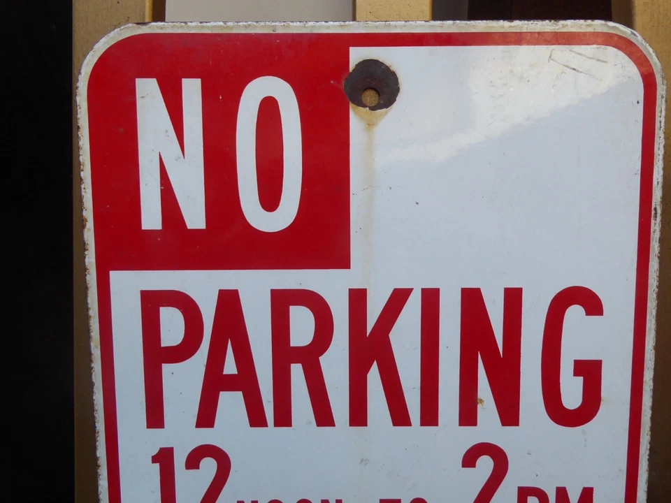 LETRERO DE CALLE ESMALTADO SIN ESTACIONAMIENTO L A DEPARTAMENTO DE TRÁFICO DÉCADA DE 1960 ENVÍO GRATUITO A INGLANDIA Foto 2 de 4