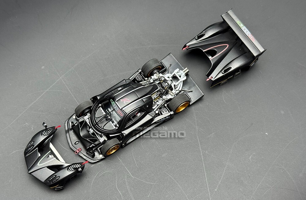 almost real 1/64　パガーニ ゾンダ R Pagani Zonda R by Almost Real: The most detailed modelcar in