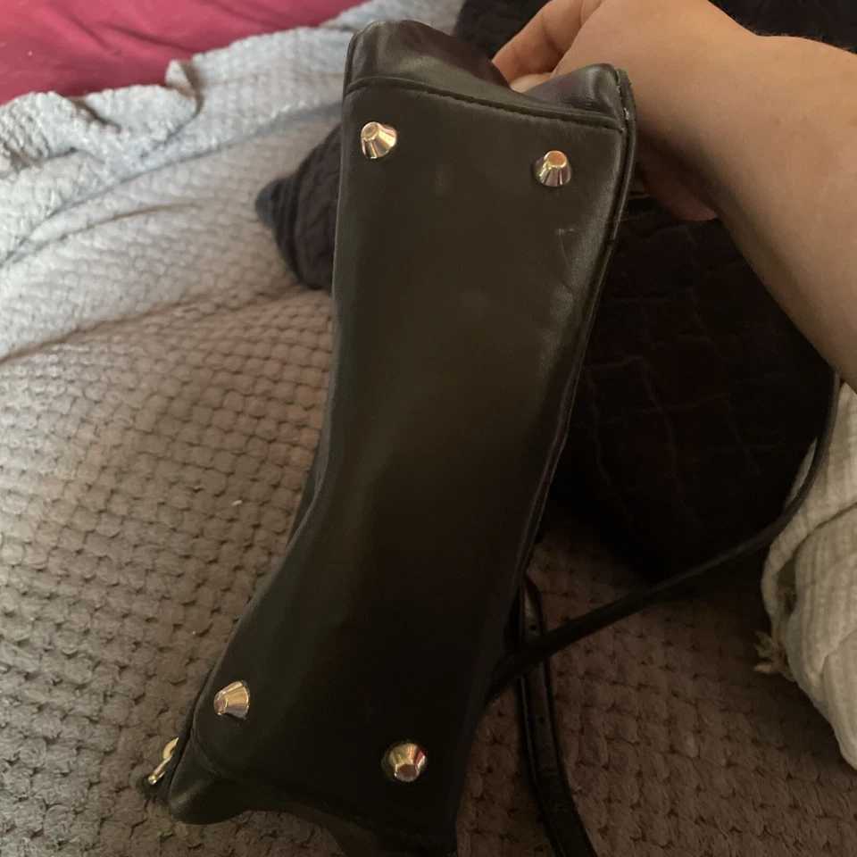 Donna Karan black quilted leather crossbody shoulder handbag - Image 4 of 4