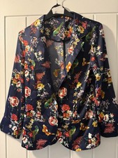 Lady’s flora blazer in size XS. New without tags