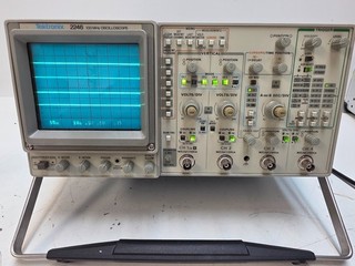 Tektronix 2246 100 MHz Four Channel Oscilloscope TESTED
