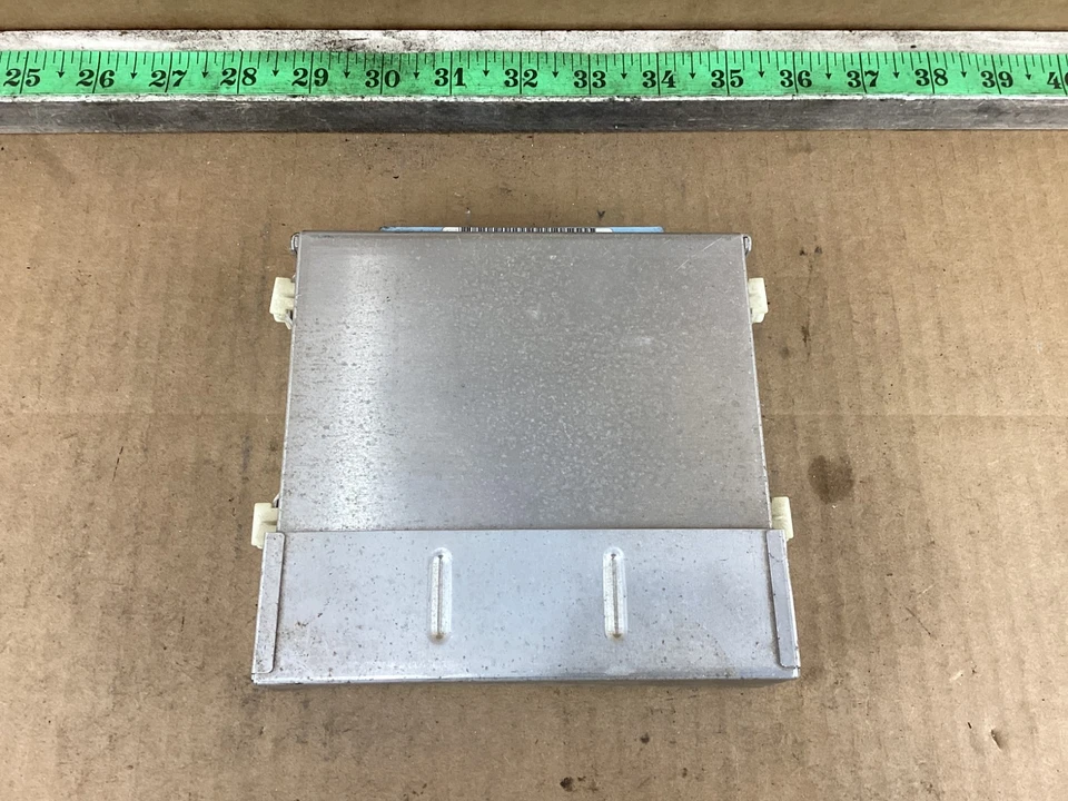 Computadora con motor Isuzu Trooper 1995-1996 ECU ECM 16154846 Foto 3 de 4